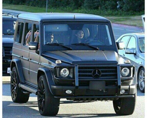 Kylie Jenner in g wagon