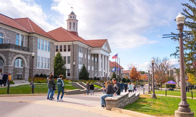 The 5 Best Colleges in Virginia | Capital Exotics 
