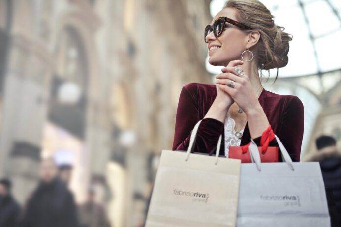 Chauffeur service makes your Shopping hassle-free