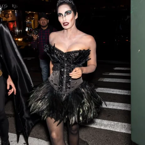 The Timeless Black Swan Halloween Costume Idea