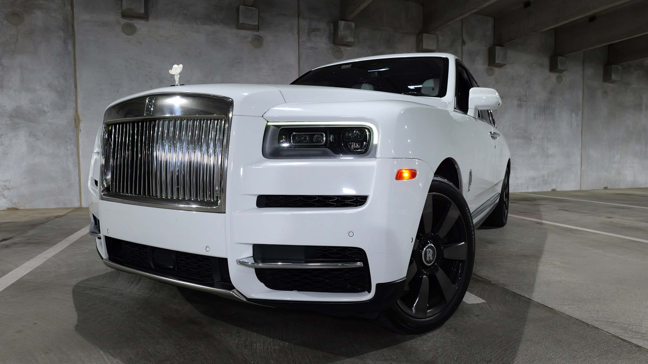 Rolls Royce Cullinan White | Front Side