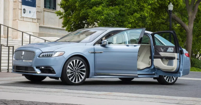 2020 Continental Coach Door Edition
